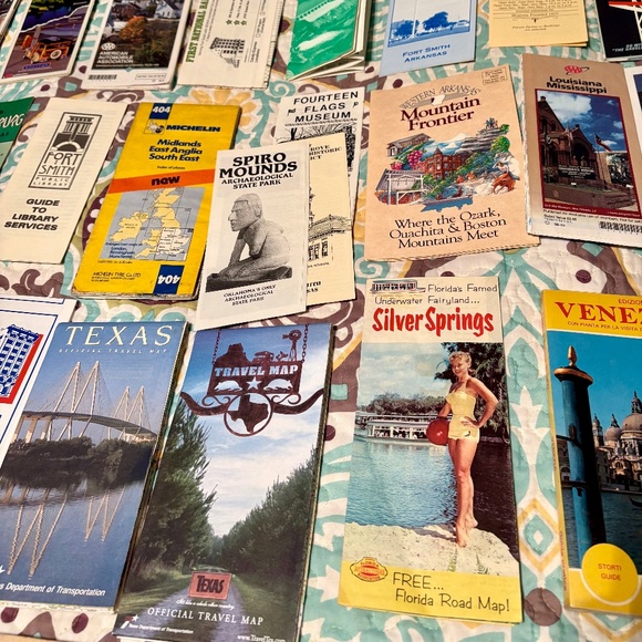 Huge Vtg Lot 71 Gas Oil Tourist Maps Guides Brochures US International 50s 60s - Picture 7 of 11